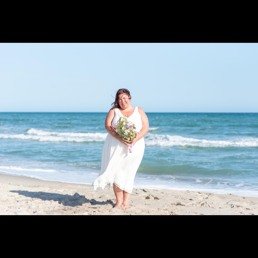 White Dress~ Torrid~ 24~ wedding~ special occasion
